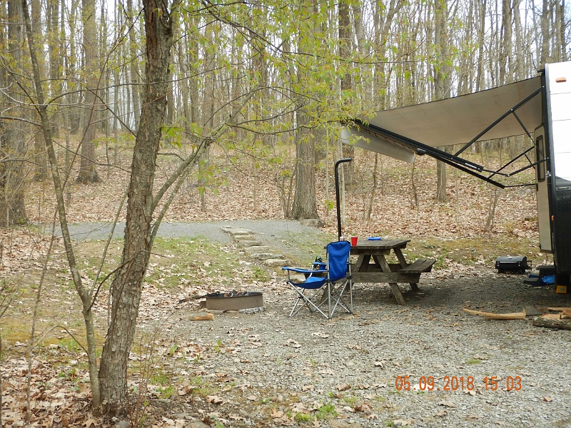 DSCN3198.jpg - Looked like the tent pad was a bit more level than the trailer site but it was nothing that couldn't be overcome.