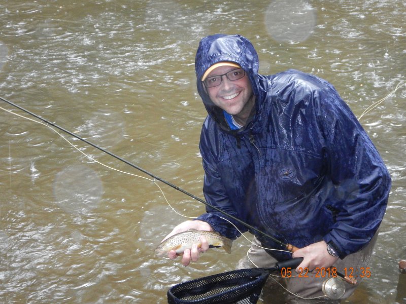 DSCN3220.jpg - Gary got the last fish of the day.  Time to go home.