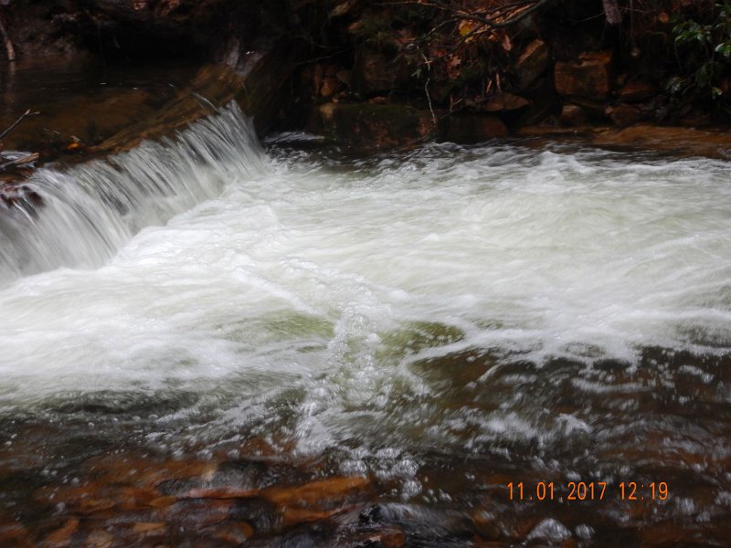 DSCN2769.jpg - Here's that boiling water I never saw on Laurel in the past.