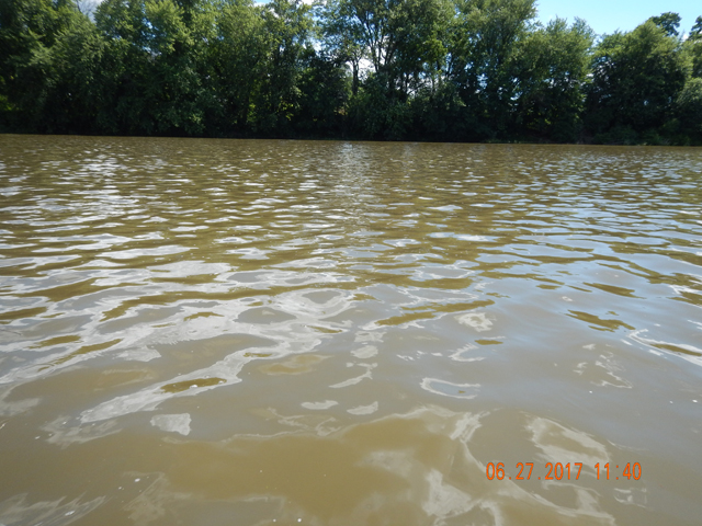 DSCN2160.jpg -                    Couldn't find the familiar riffles or rocks to navigate.            