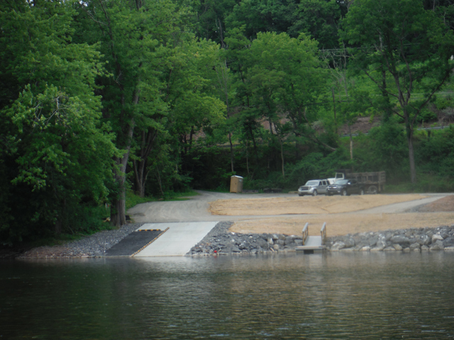 DSCF9461.jpg - The improvements to the dock were impressive.  Hey guys, how about running the sidewalk from the dock to the ramp????
