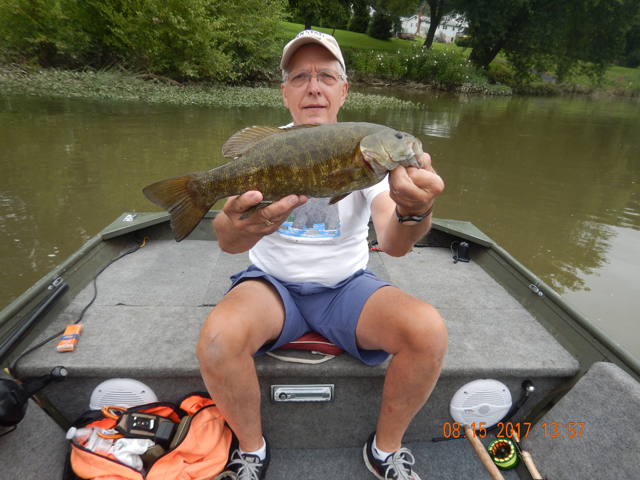 DSCN2326.jpg -                                Then I got this guy.  Biggest bass of the day, no doubt.