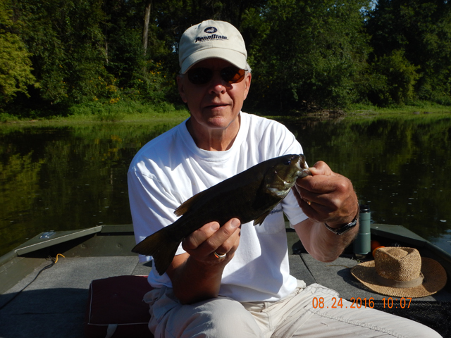 DSCN1642.jpg -            Me and the fish.  Not a bad size.                    