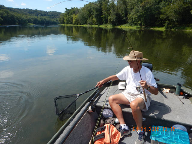 DSCN1644.jpg -                  Here I got one on spinning tackle.              