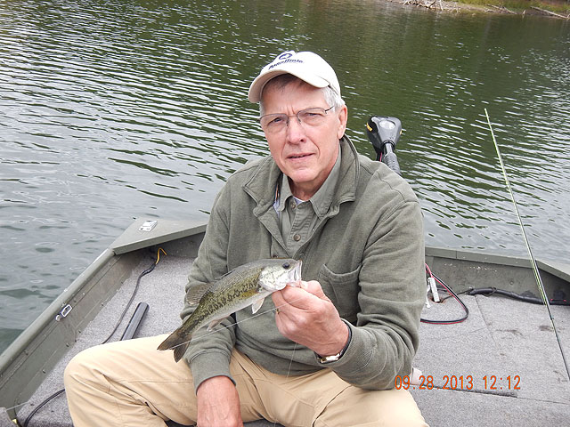 DSCN0143.jpg -                                Not a bad size for noon fishing.