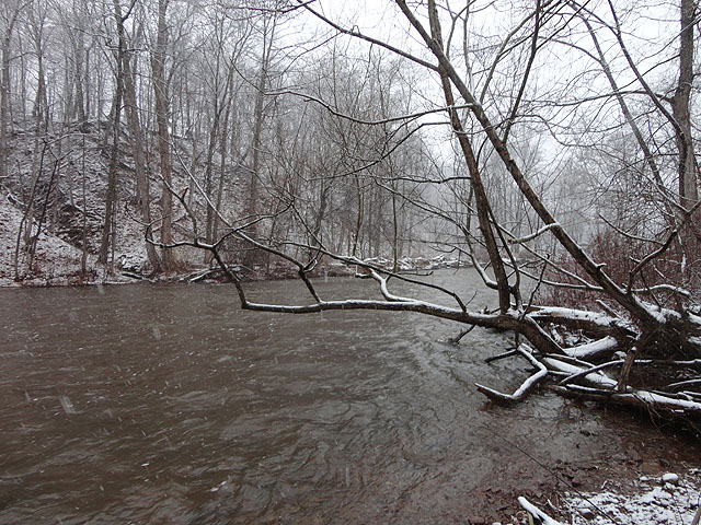DSC00452.jpg - Water high...weather cold and snowy                               