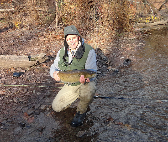 DSC00419a.jpg -                                Me with a pretty nice Brown