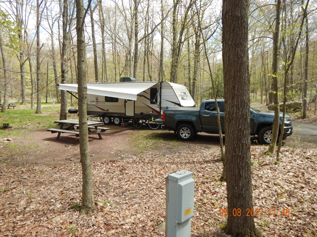 DSCN1965.jpg -               Home base.  The RV has all the bells and whistles that I need for fishing trips.                 