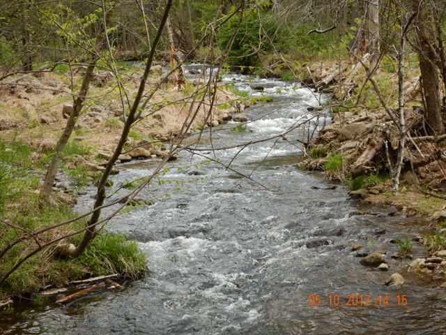 DSCN2035.jpg -                                Thats not to say this part of Hickory Run does not have fast water...it sure does.