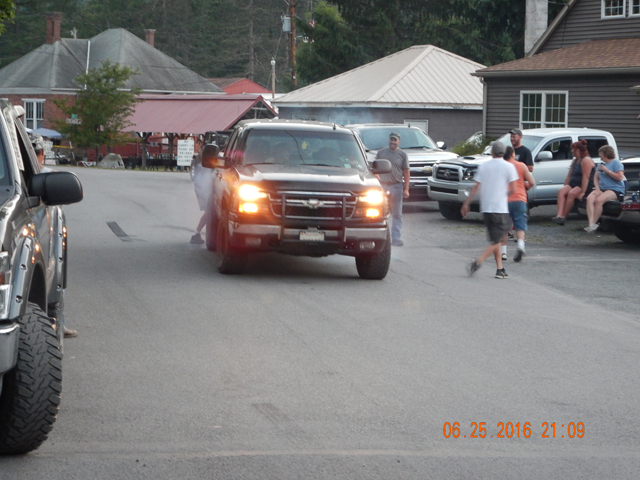 DSCN1483.jpg -                       Then the truck action started.         