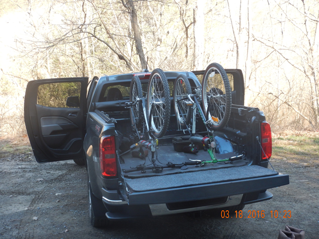 DSCN0862.jpg -                                Two bikes fit in the Colorado short bed just right.