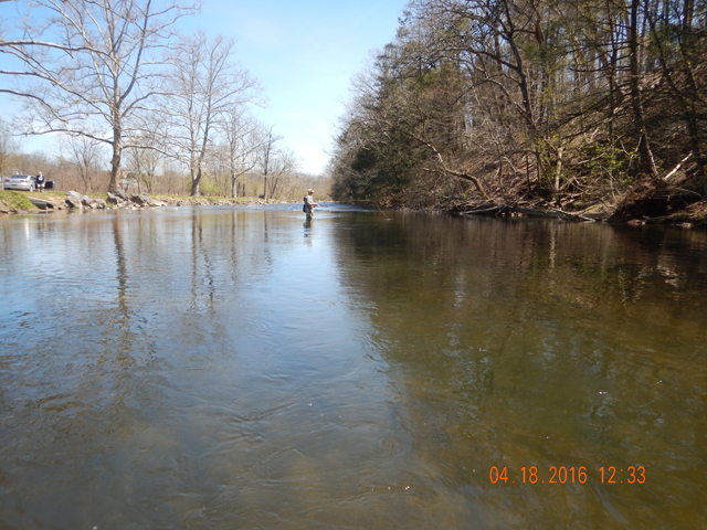 DSCN1091.jpg -                                Gary E was casting for and catching a couple.  Looks like he a long distance away but really its only about 100 ft.