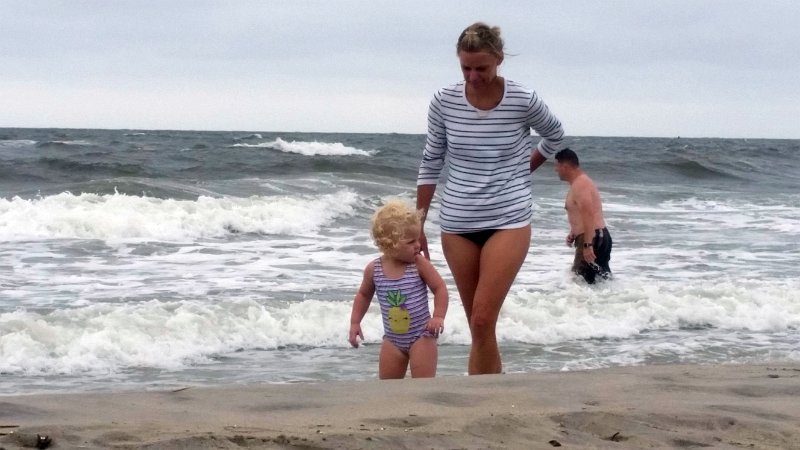 $Beach2018083$.jpg